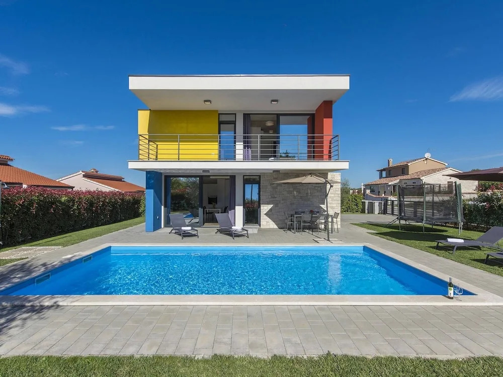 Modern Villa in Dracevac With Swimming Pool