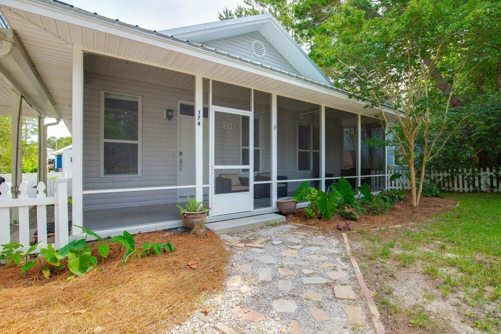 Beachwave Bungalow by Avantstay Pet Friendly, Close to Beach!