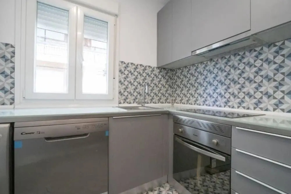 Spacious Double Room in an Apartment With a Private Balcony, in Madrid