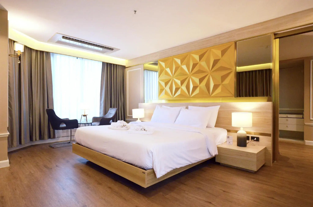 Alexander Hotel