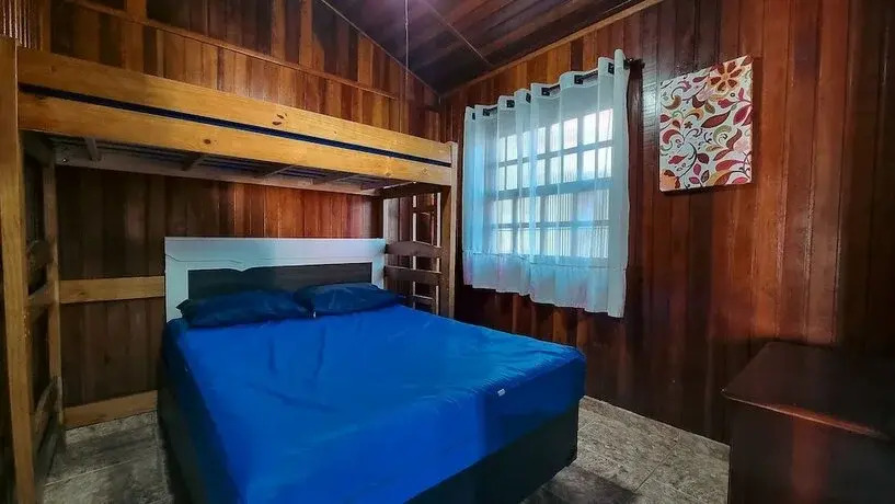 Seu Chalé na praia! SPA com Hidro Aquecida, Fogueira, Piscina, Bilhar