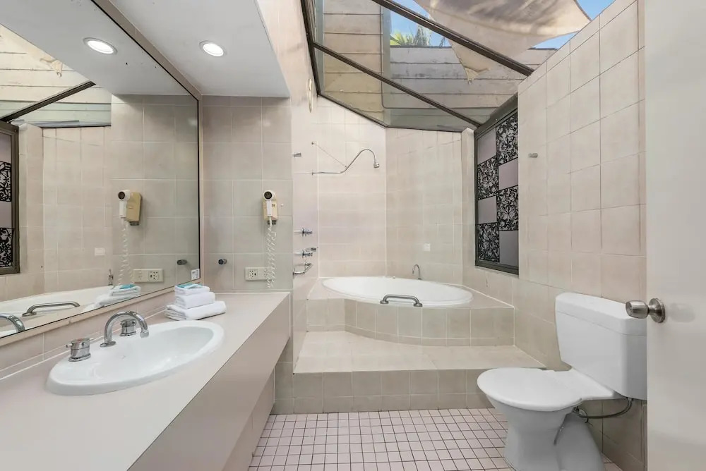 Tropical Spa Bure