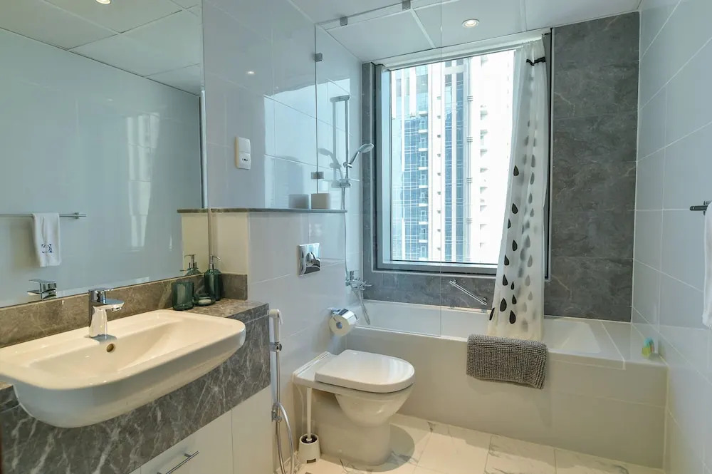 Dubai Canal View 1 BR Premium Apartment - AMN