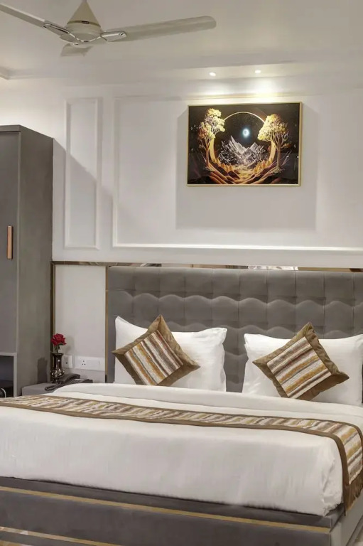 Hotel Kaca Inn - Near New Delhi Railway Station & Connaught Place
