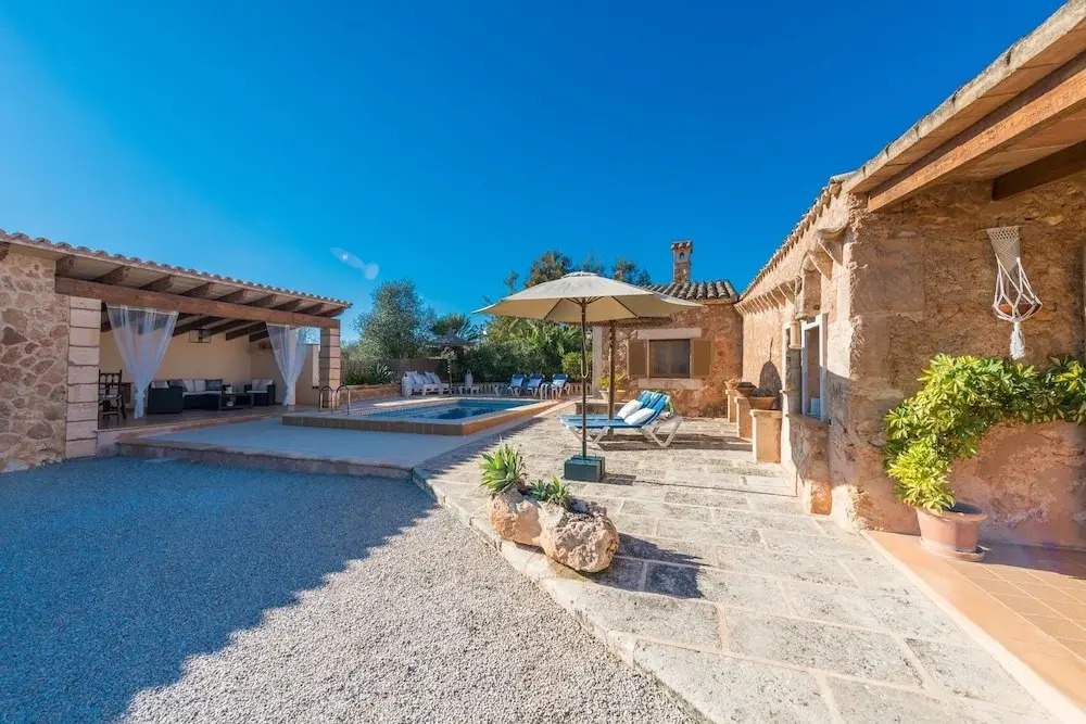 H Rreo in Campos With 3 Bedrooms and 2 Bathrooms