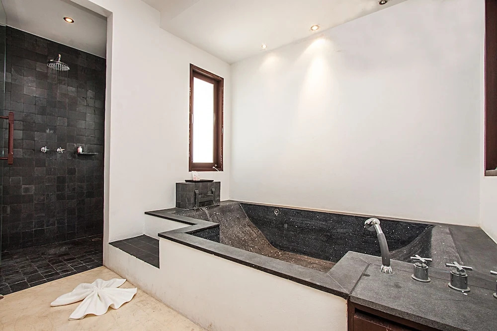 Nirano Villa 23 2 Beds