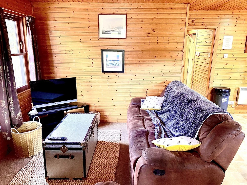 Braemar Lodge Cabins Not for profit