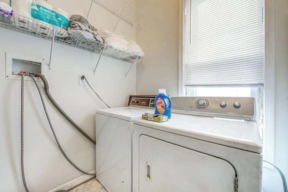 1 Mi to Erie Canalway Trail! Condo w/ Grill