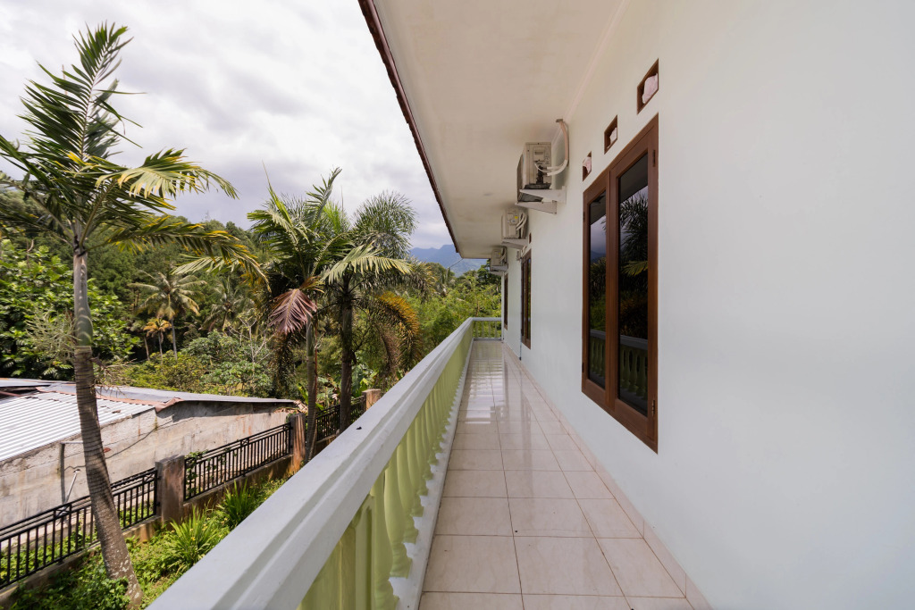 Urbanview Hotel Kampung Istal Megamendung Puncak by RedDoorz