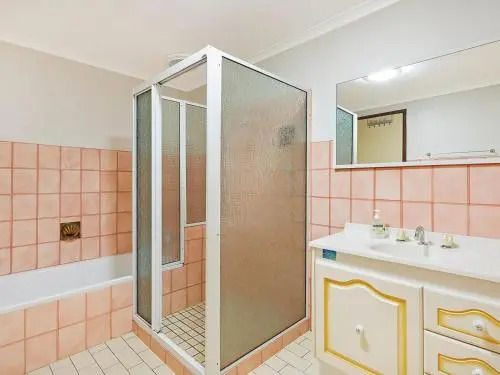 1/2 Harrington Rd