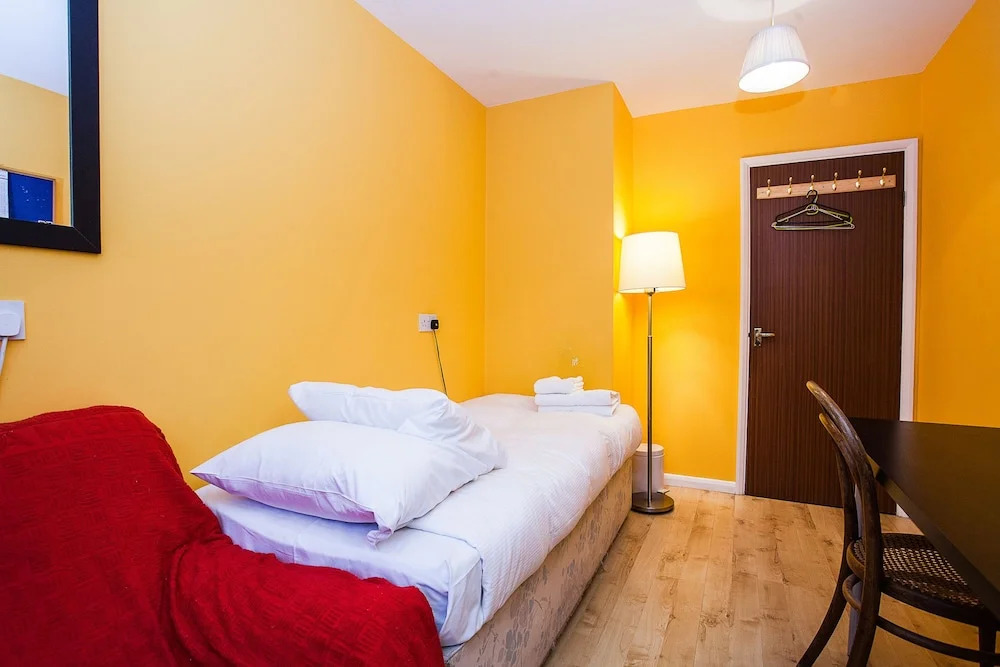 Gorgeous Spacious 3 Bed Apartment in Clapham