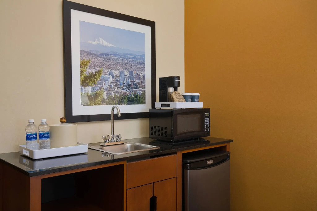 Four Points by Sheraton Portland East