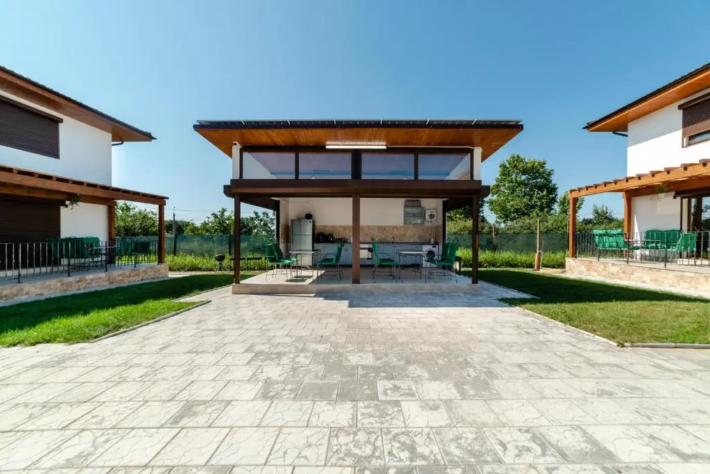 4H Villas
