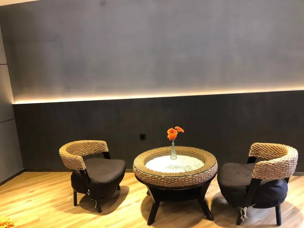 Life Yajo Hotel Xintang Metro Station