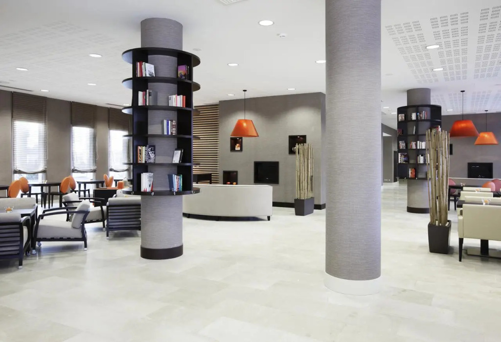 NH Lyon Airport