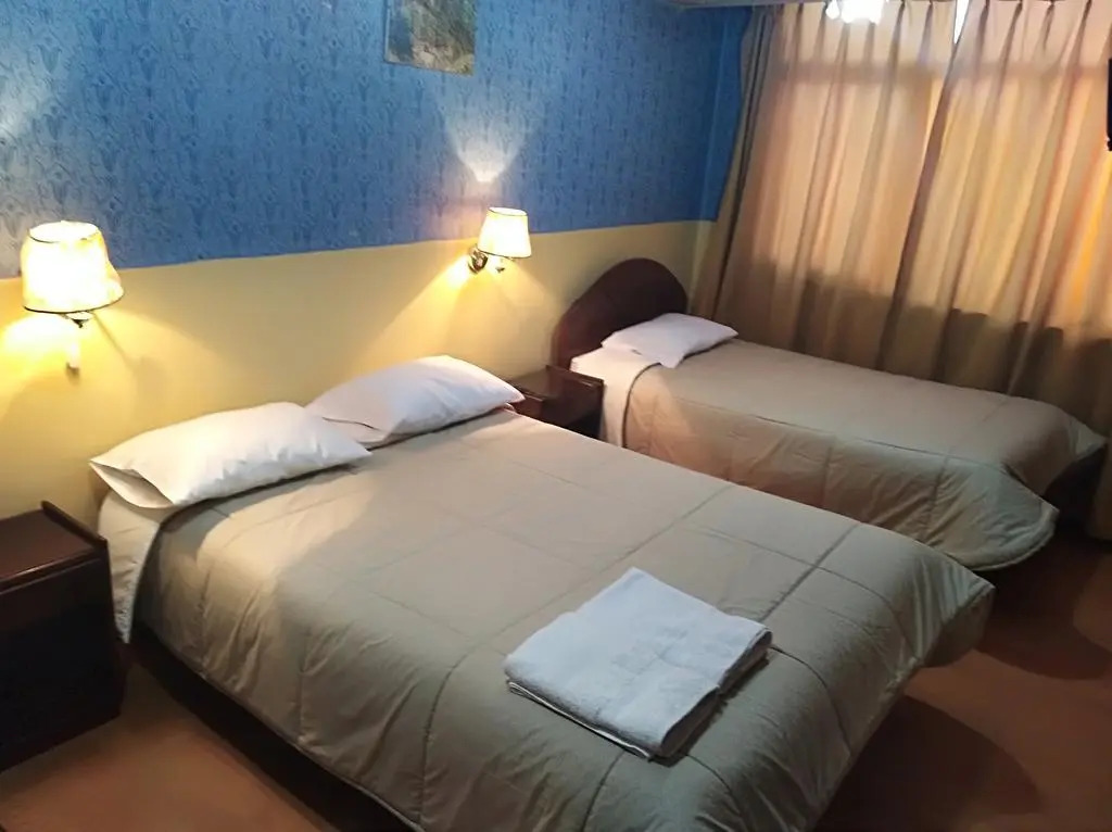 Alejandros Hotel