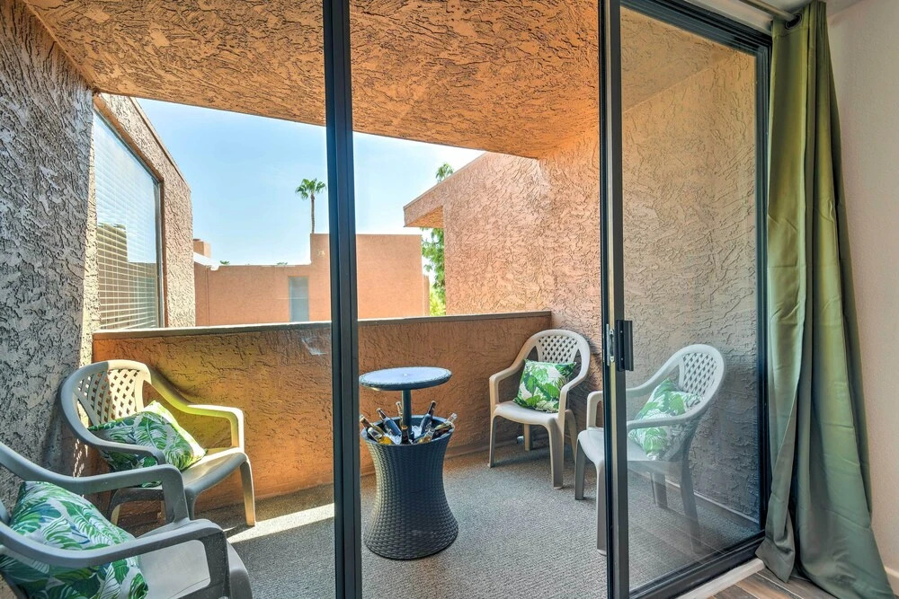 3 Mi to Old Town: Scottsdale Condo w/ Pool & Lake