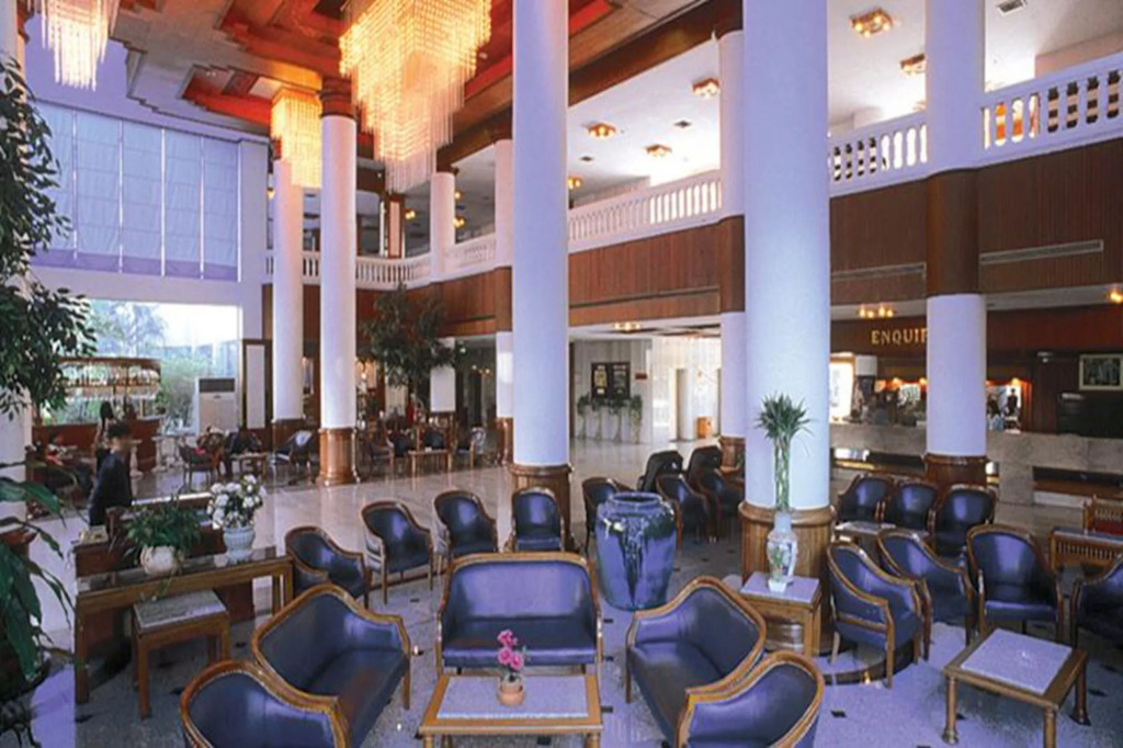 Royal Palace Hotel