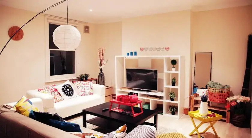 Family 3 Bedroom Home in Maida Vale