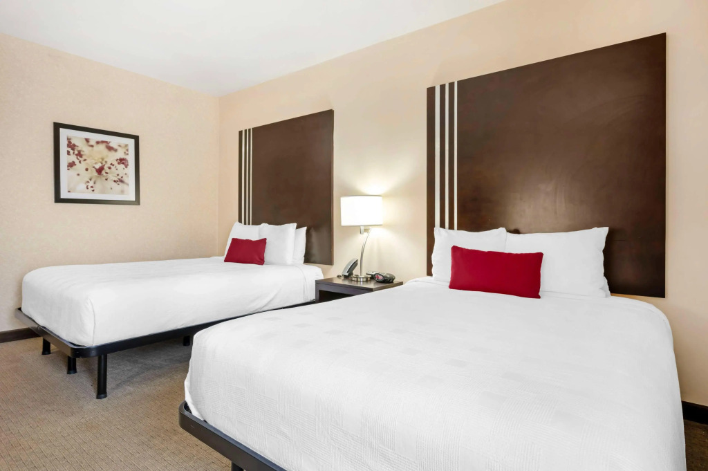 Best Western Plus Howe Inn