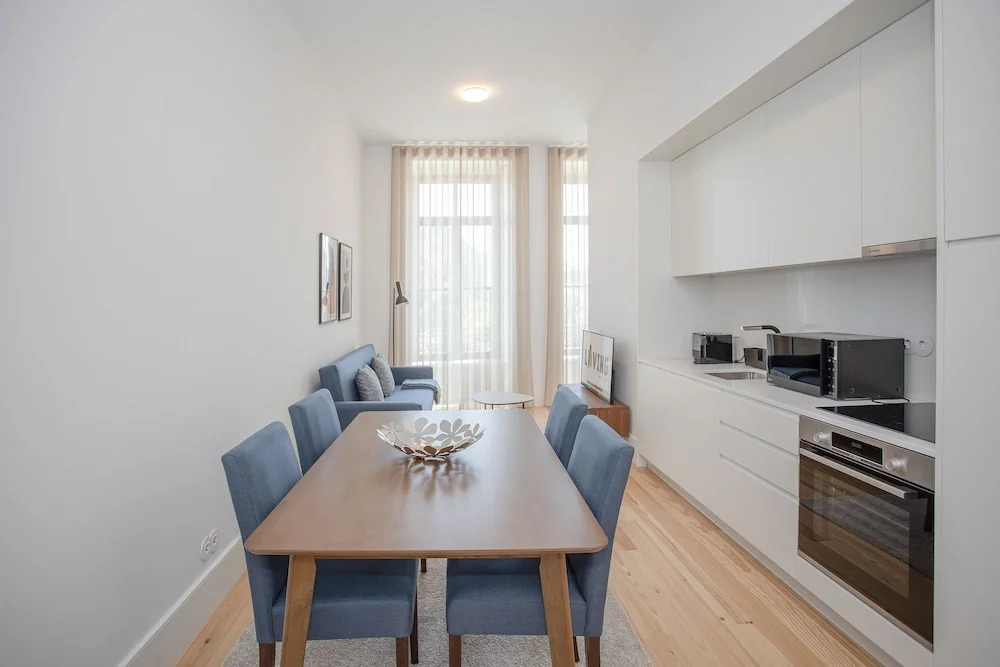 Liiiving in Porto-City View Apartment 2F