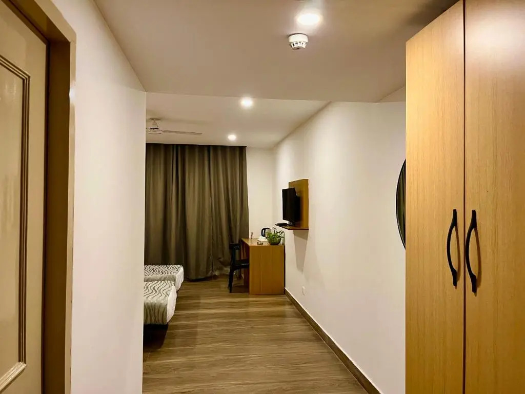Hotel The Golden Sands, Located on Calangute Main Road