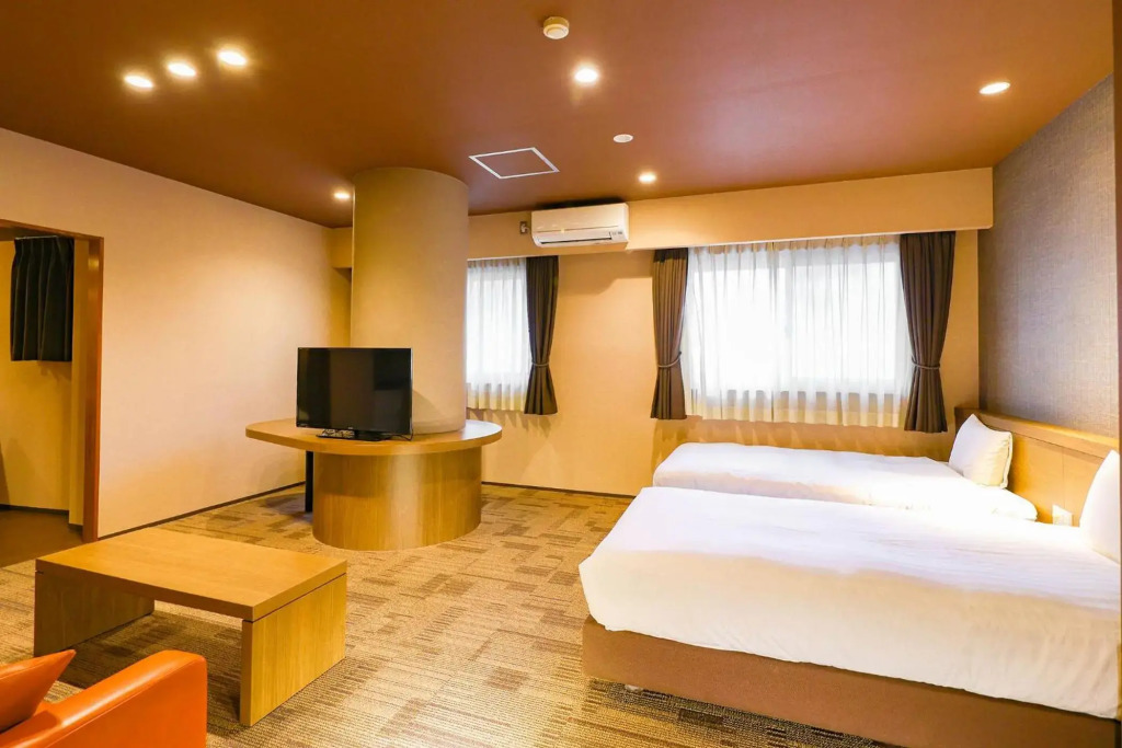 Ooedo Onsen Monogatari Premium Atami
