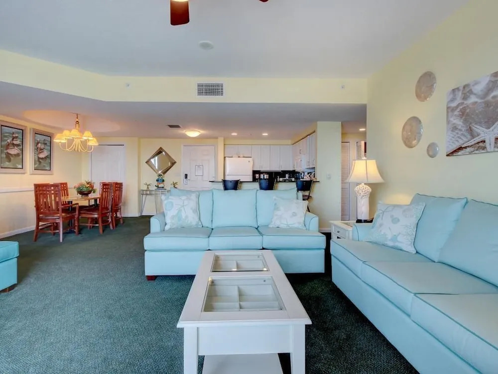 Ocean Walk 2430