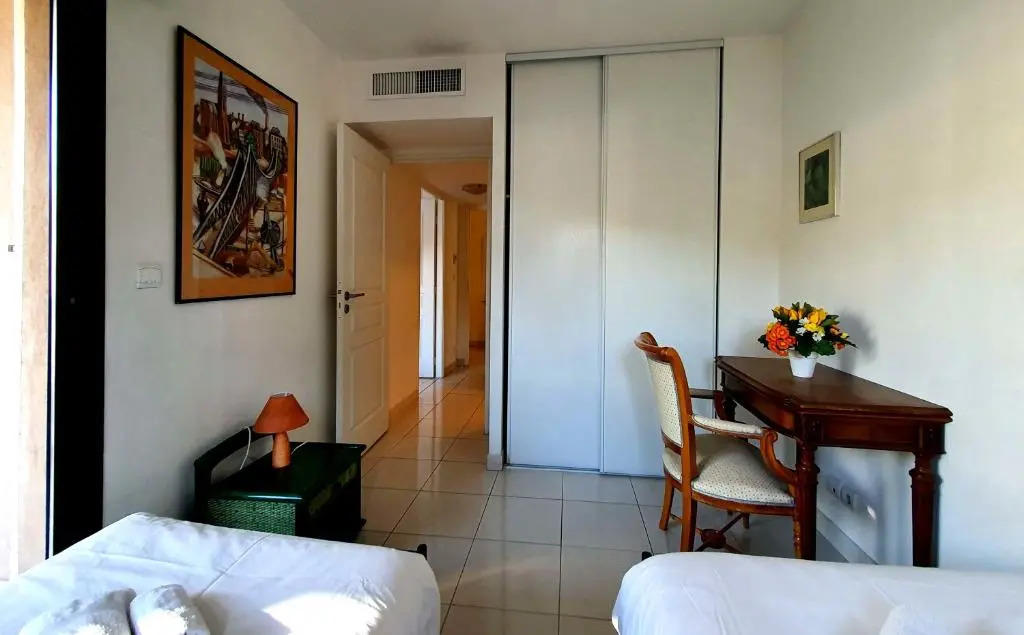 Spacious Luxury apt, 12 min walk to Croisette beach and Conf Centre