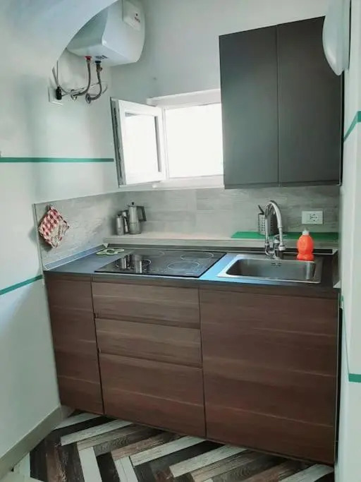 Ampio Bilocale Con Patio A 50 Metri Dal Mare!