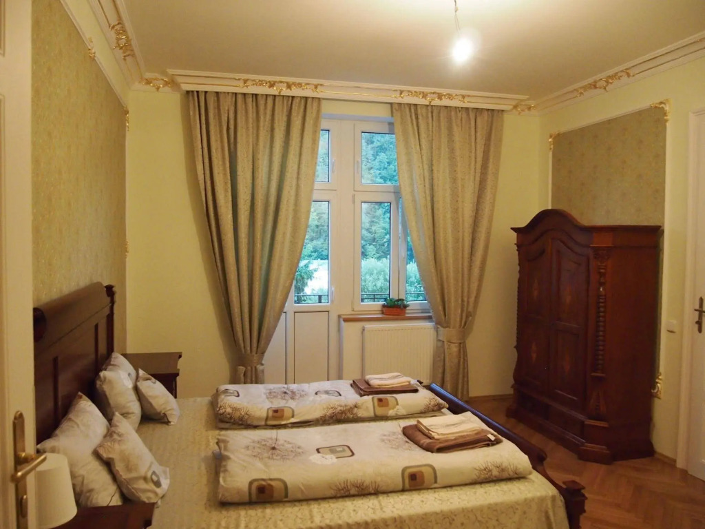 Lira Apartments