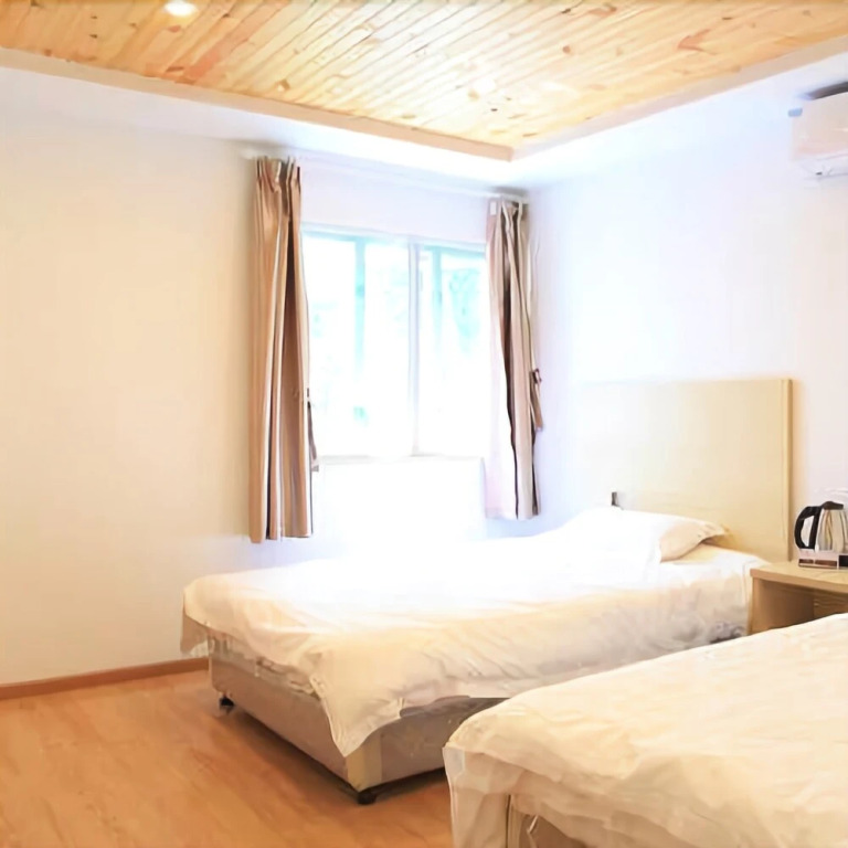 Wuhan East Lake Impression Youth Hostel