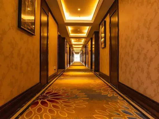 Fenghuangge Hotel