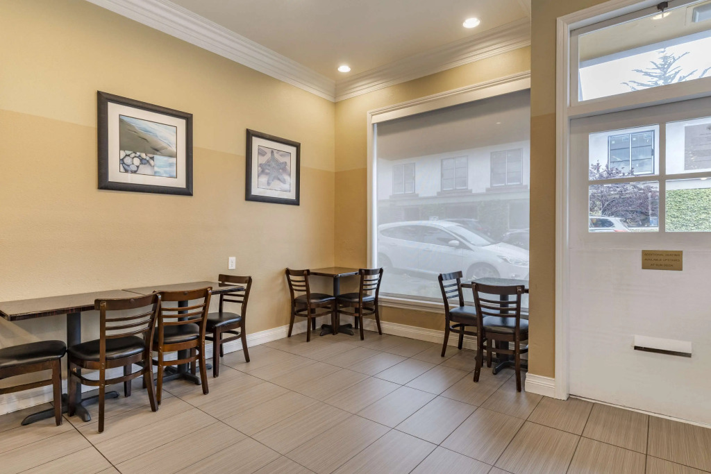 Best Western Carmels Town House Lodge
