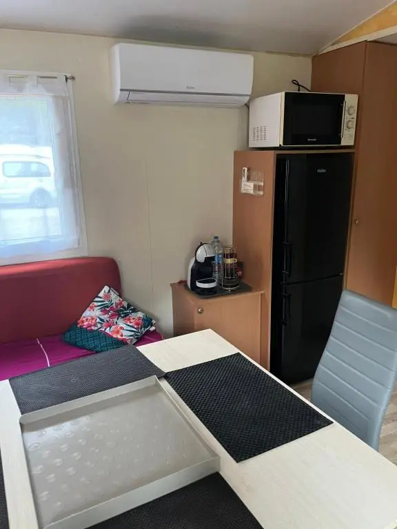Mobil home bungalow 6 personnes villeneuve loubet plage marina baie des anges