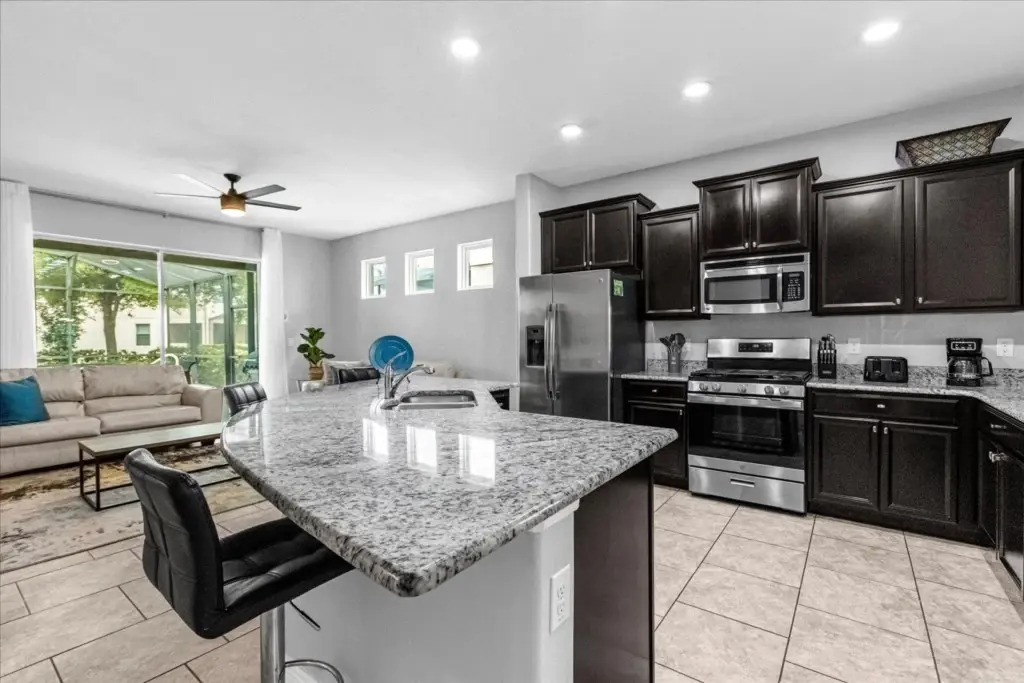 5 Bedrooms 4 Bathrooms Solterra 5357 Oa