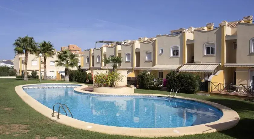 Casa Amarilla