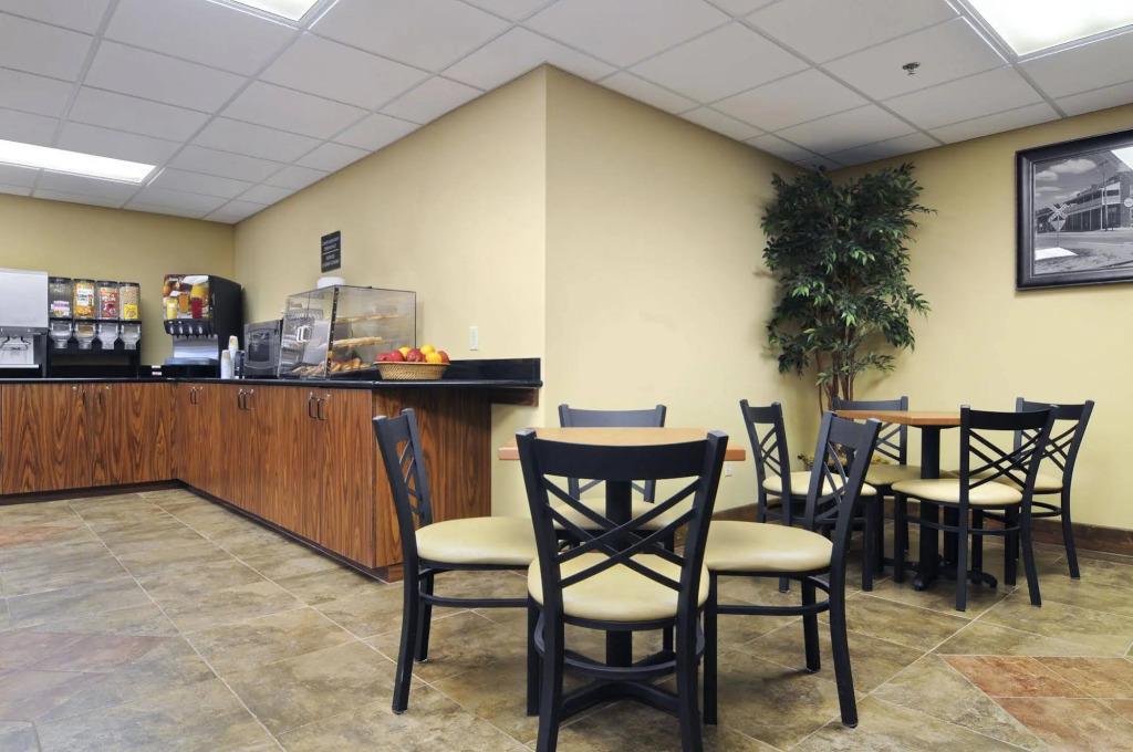 Quality Inn & Suites Monterey I-40