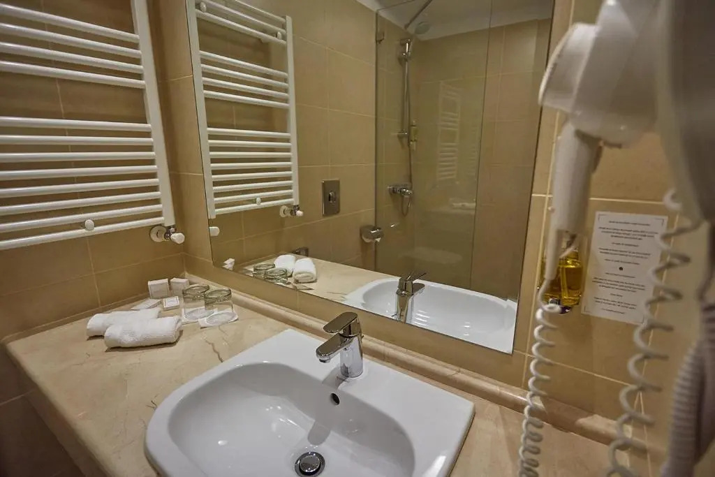 Central Plaza Hotel