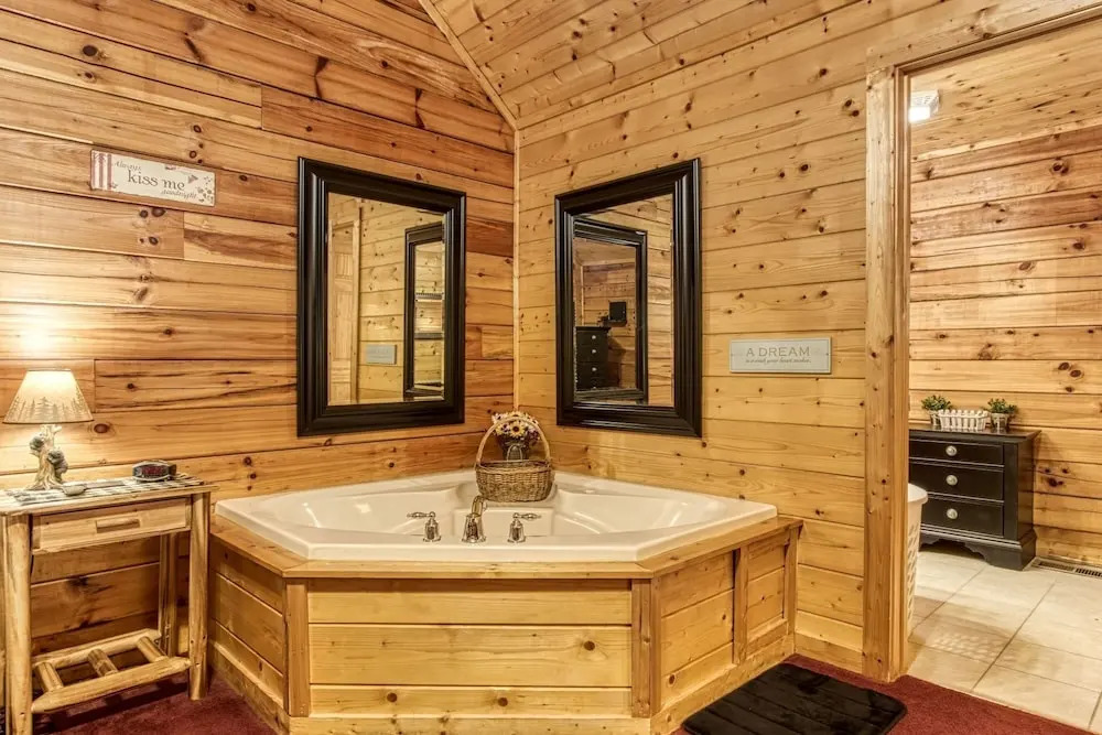 Little Slice of Heaven -1BR 1BA Close to Town and Resort Amenities cabin