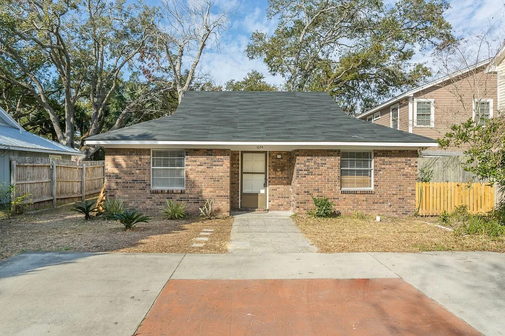 1055 College by Hodnett Cooper