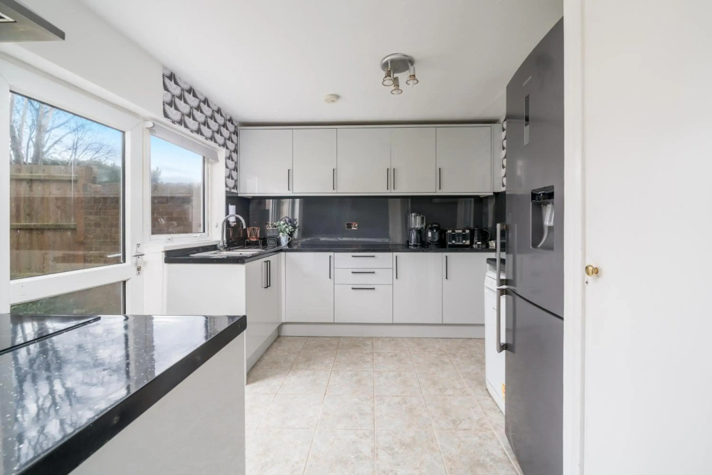 Entire House 3-Bed in Stevenage Hertfordshire With Parking & Garden