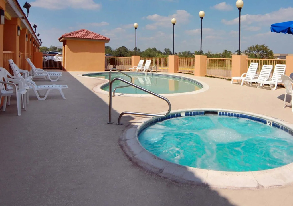 Super 8 by Wyndham Rocky Mount I-95 EXIT 145