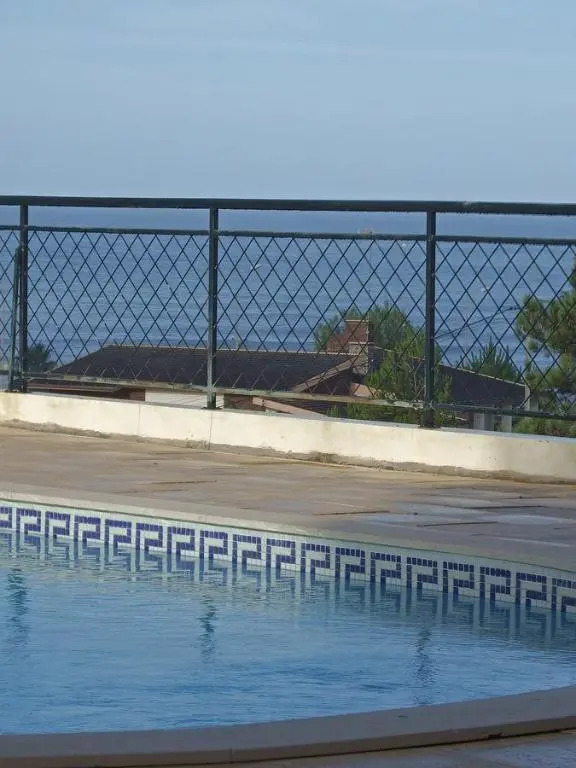 Atlantic Ocean & Pool Apartment