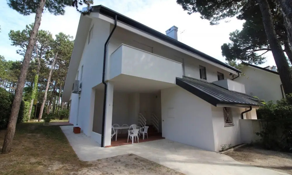 Seaside Villa With Private Garden