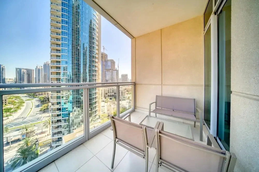 Urban Chic Downtown Apt w Dubai Fountain Views