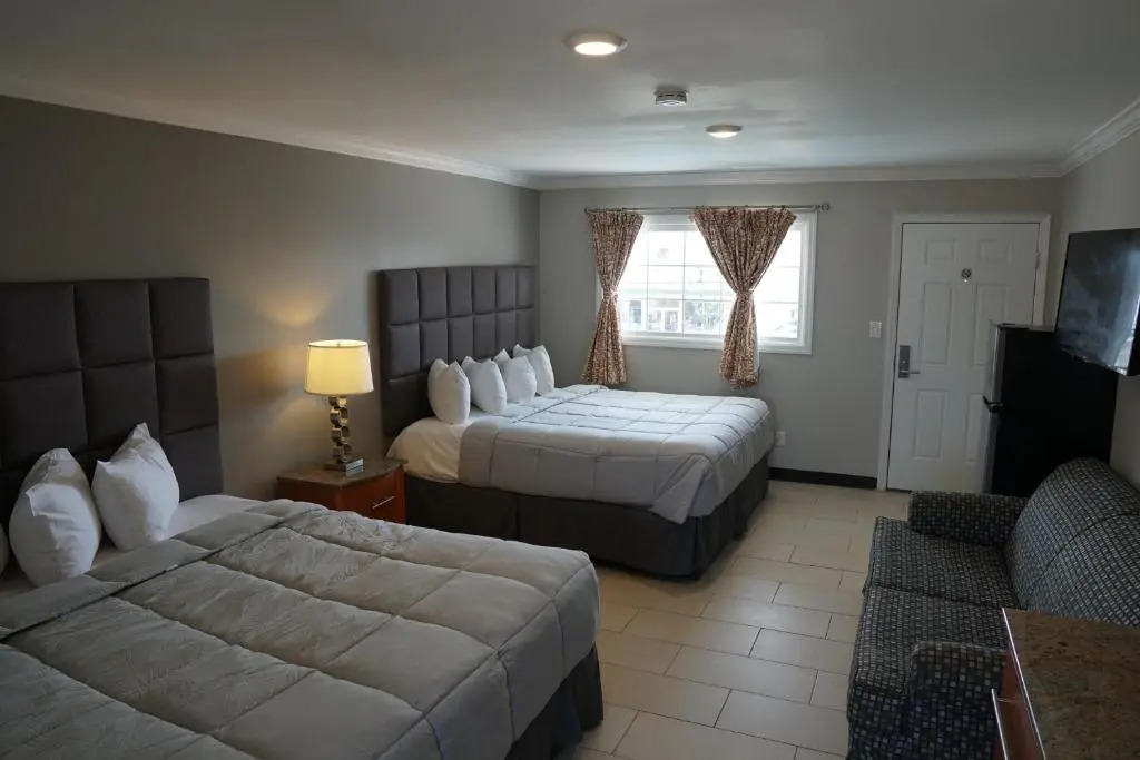 Sunrise Inn