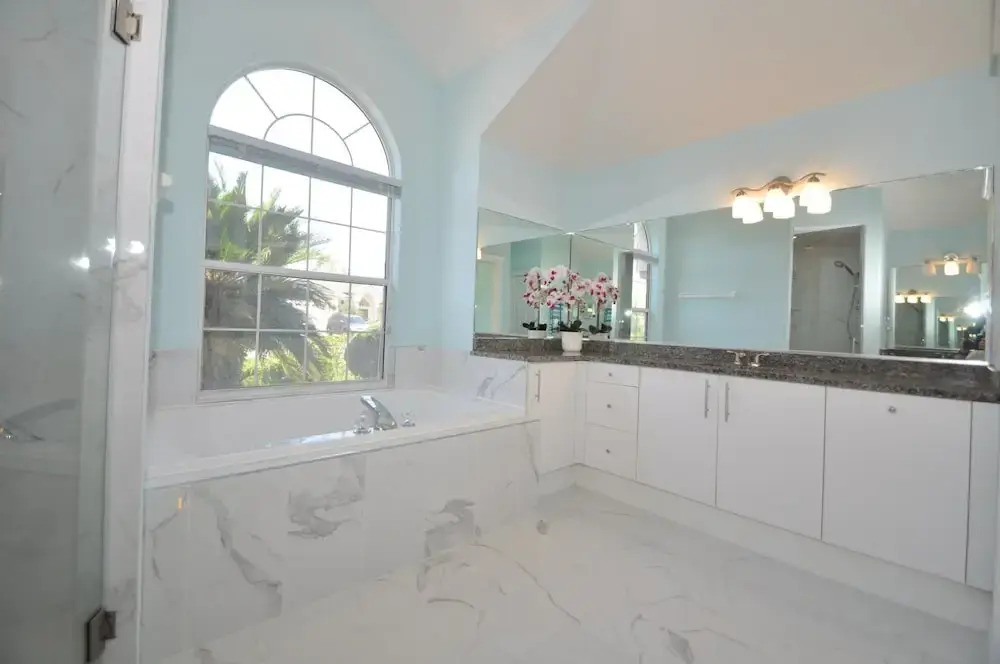 Canal Home w Heated Pool Dock