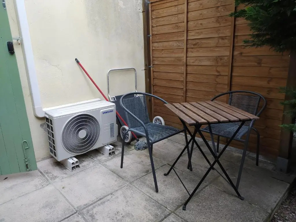 Petit Studio, terrasse, jardinet, climatisation, wifi