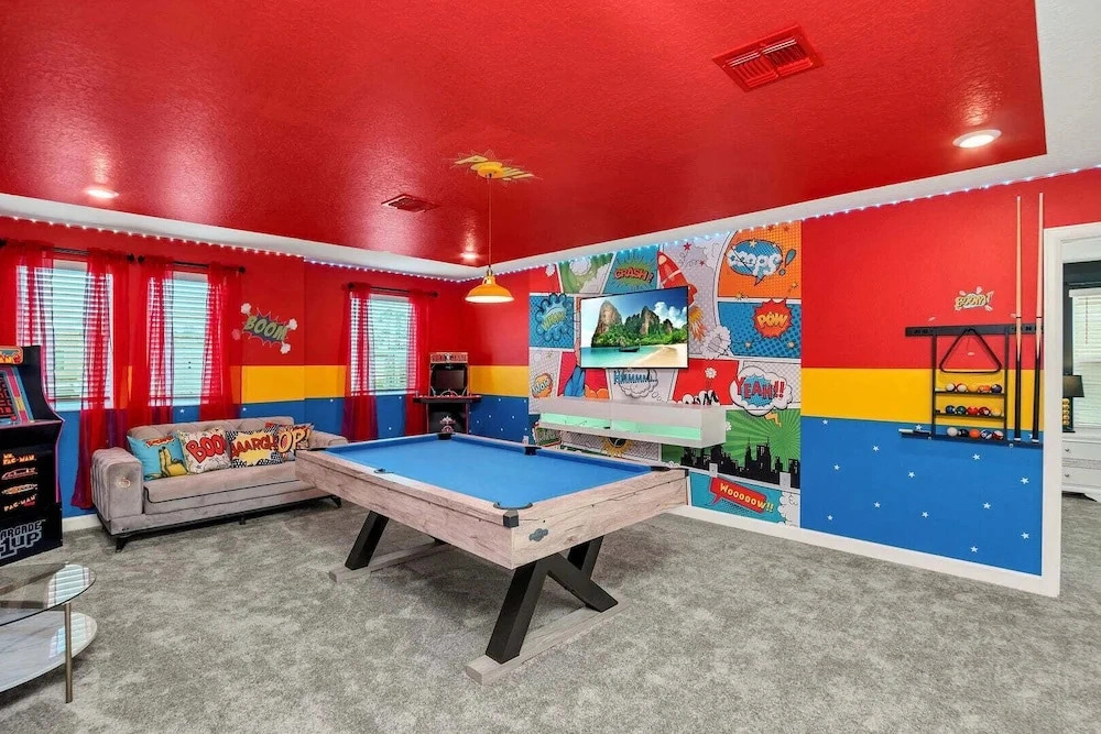 Mickey Mouse Clubhouse 8min to Disneyworld Pool/spa Sleeps 20 St102